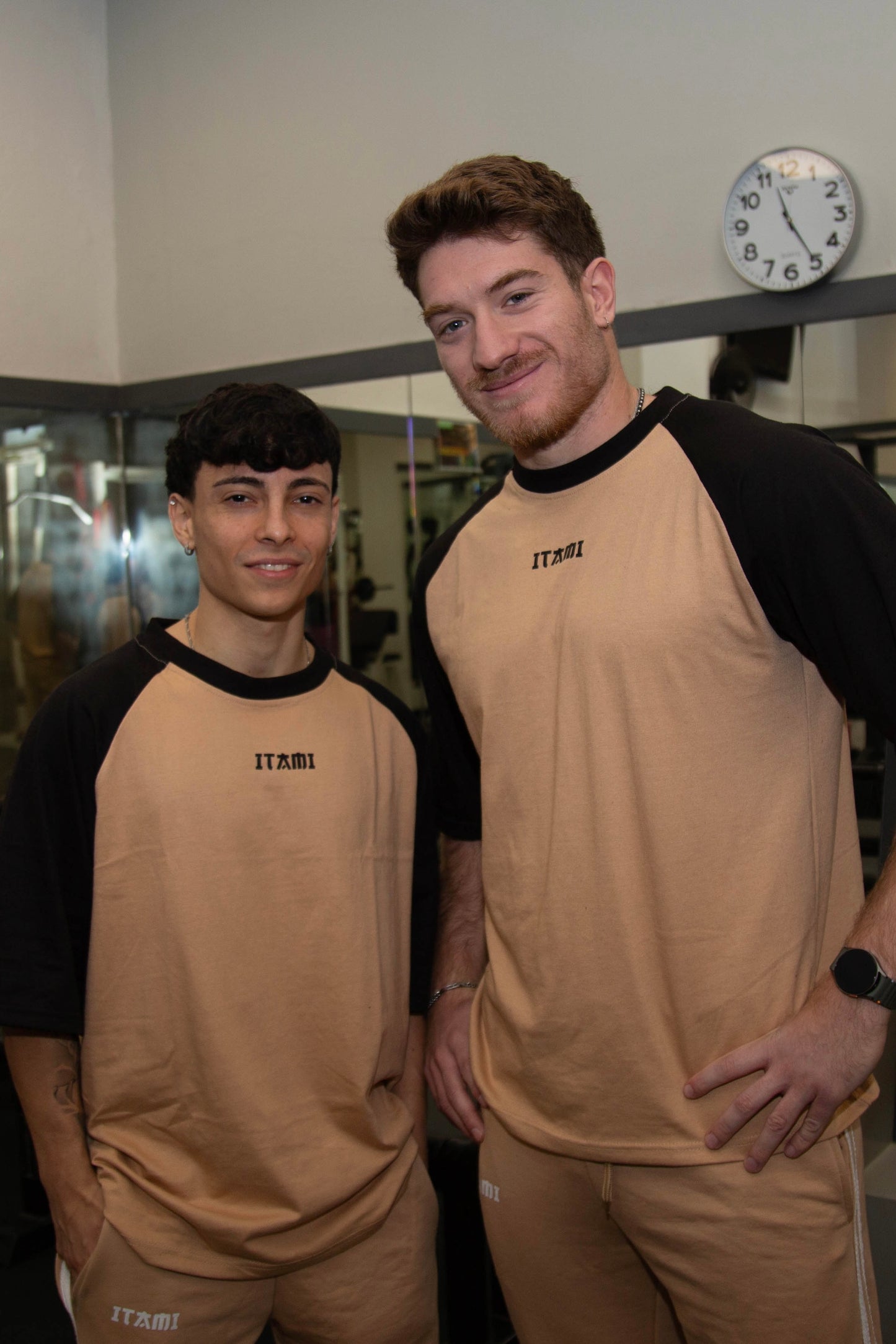 BUSHI OVERSIZE TEE - SAND & BLACK - ITAMI FITNESS BRAND