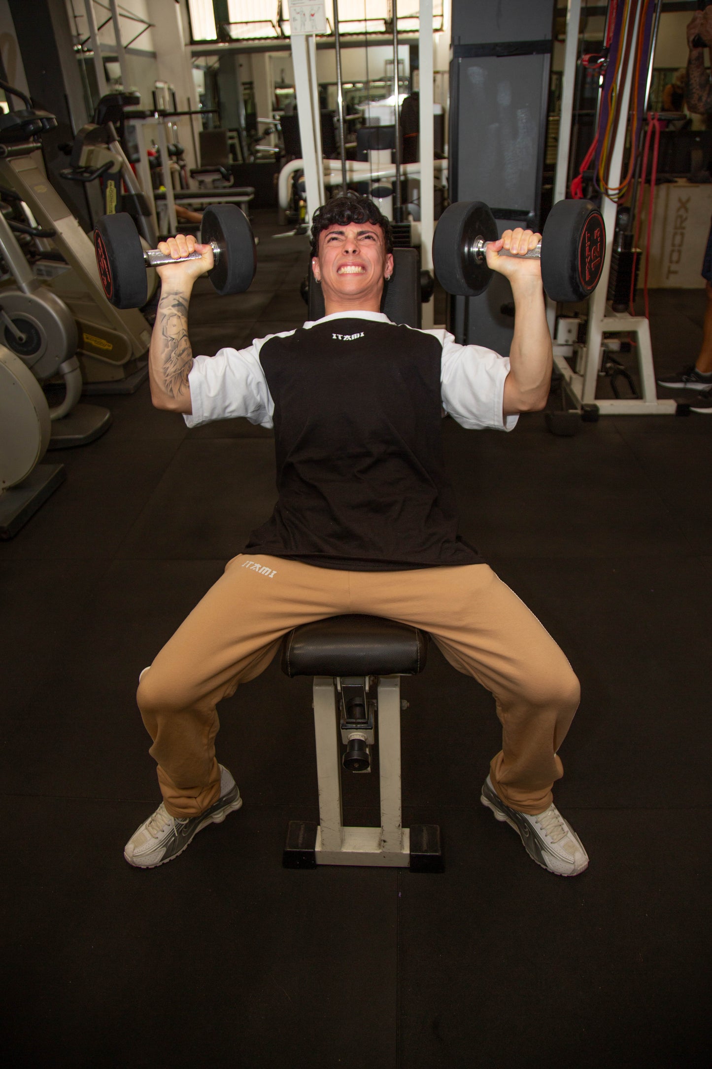 BUSHI OVERSIZE TEE - WHITE & BLACK - ITAMI FITNESS BRAND