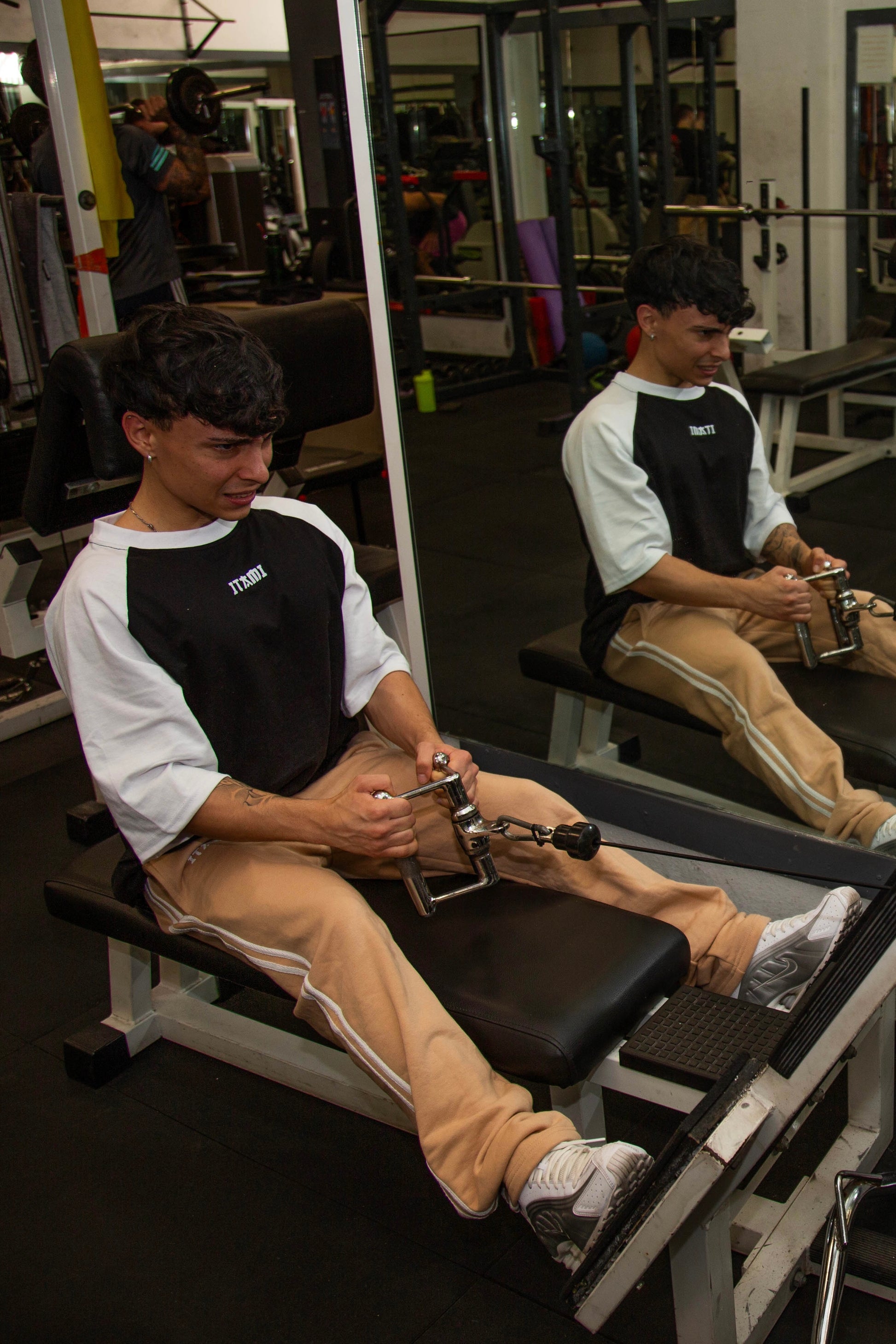 BUSHI OVERSIZE TEE - WHITE & BLACK - ITAMI FITNESS BRAND