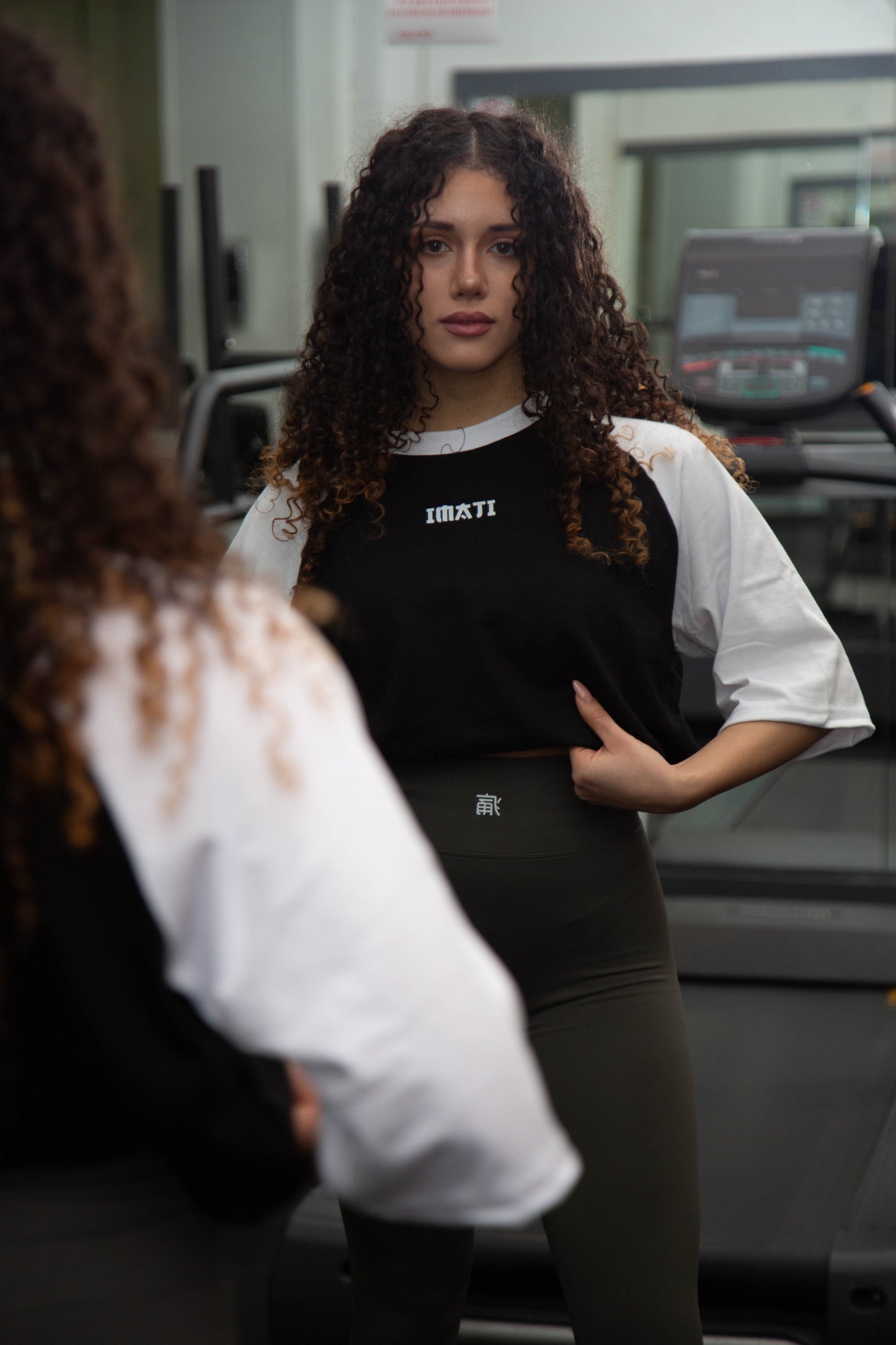 BUSHI OVERSIZE TEE - WHITE & BLACK - ITAMI FITNESS BRAND