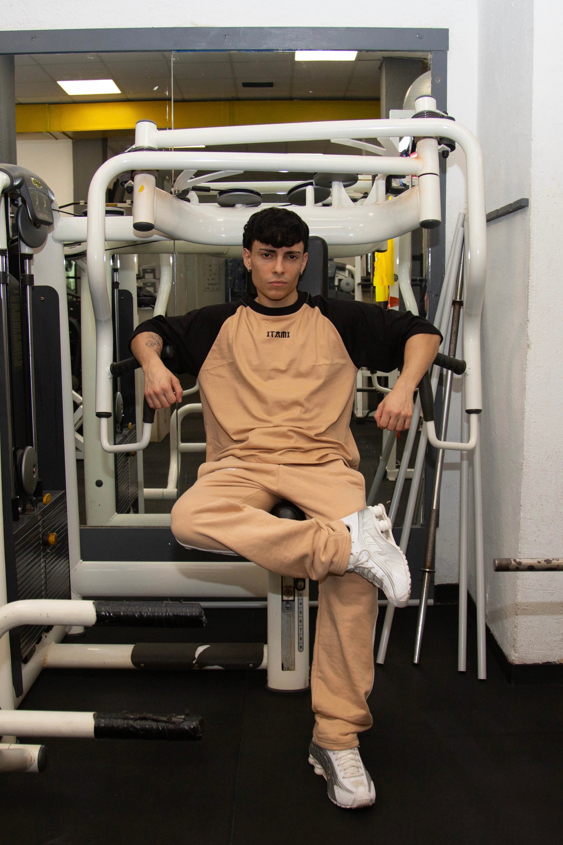 BUSHI OVERSIZE TEE - SAND & BLACK - ITAMI FITNESS BRAND