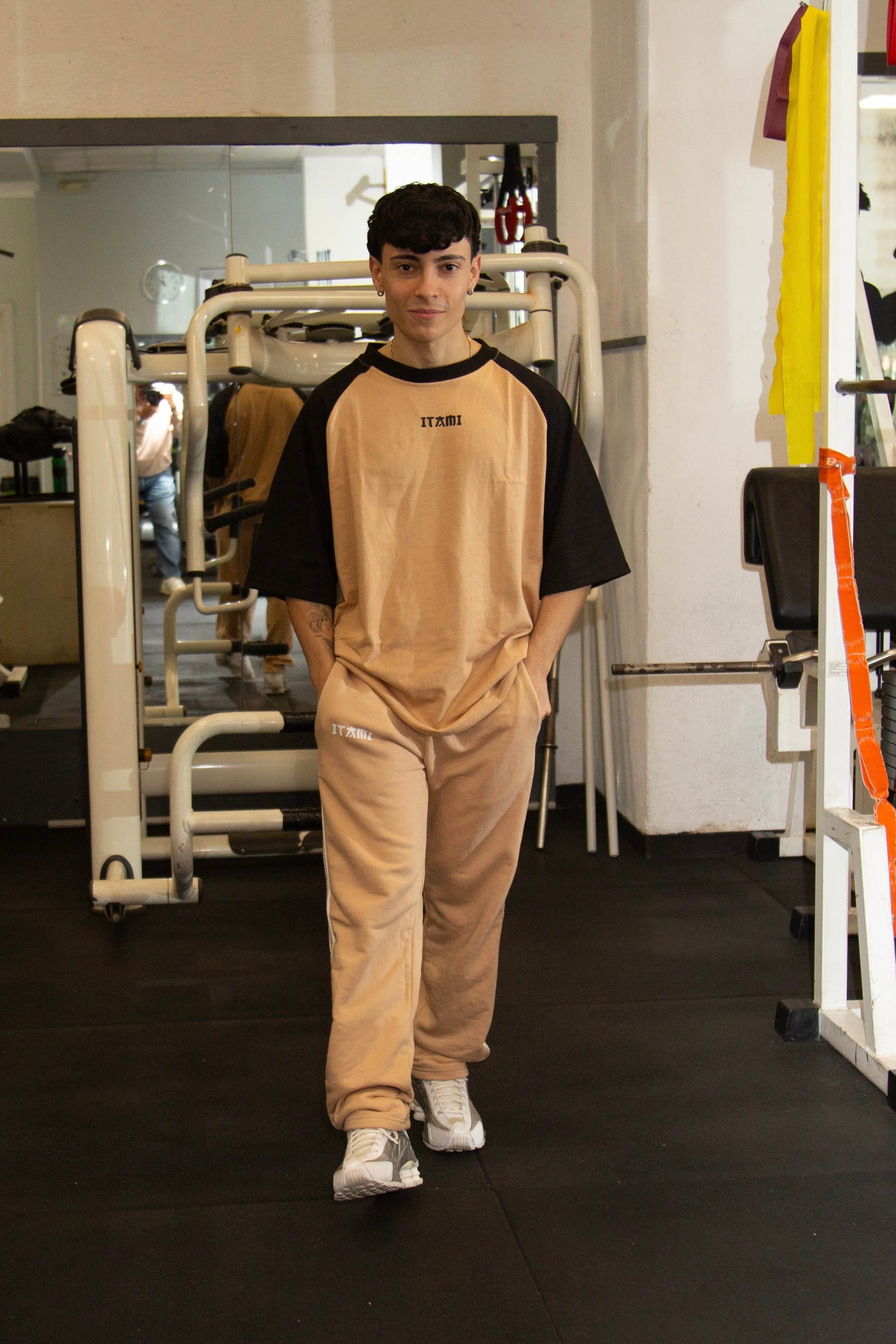 BUSHI OVERSIZE TEE - SAND & BLACK - ITAMI FITNESS BRAND